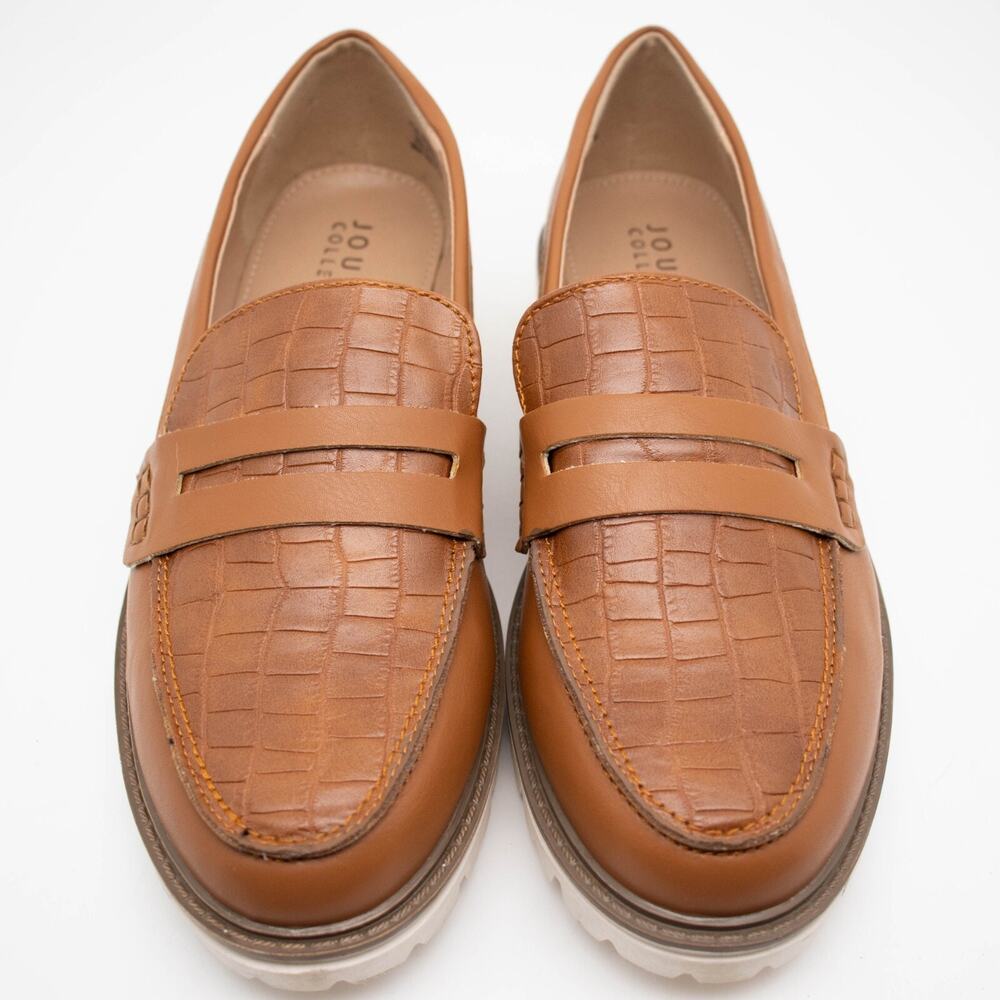 Journee Collection Kenly Tan Loafer Shoes Womens SIZE 8.5 WIDE - Picture 2 of 8